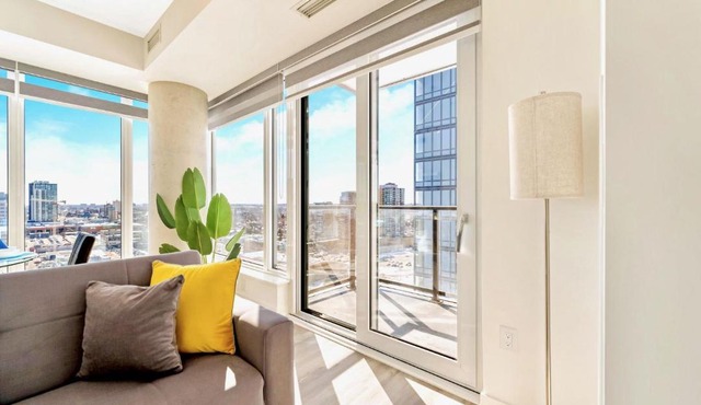 High Rise 1BR Building w Gorgeous Views
