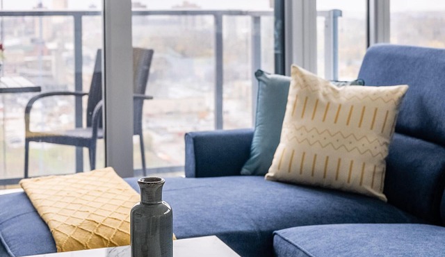 High Rise 1BR Condo w Balcony & Beautiful Views