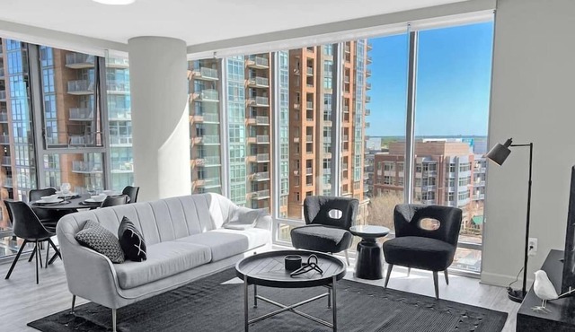 High-Rise 2BR 2BTH w View & Amenities In Tysons