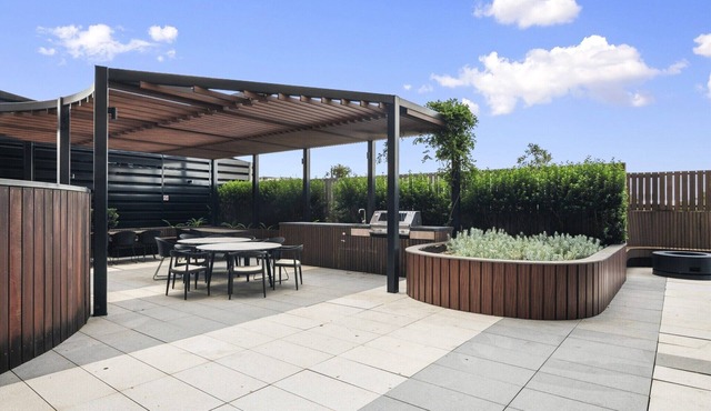 High-Rise 3-Bed Apartment with Premium Amenities