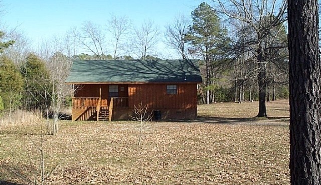 High Shoals Cabins, Cabin 3. Cabin on the Ouachita River.
