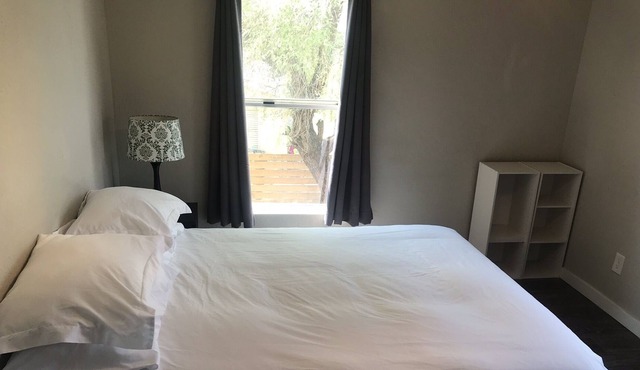 High Speed WiFi - Clean, Simple and Central - 5 min from downtown