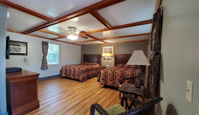 High Springs Country Inn