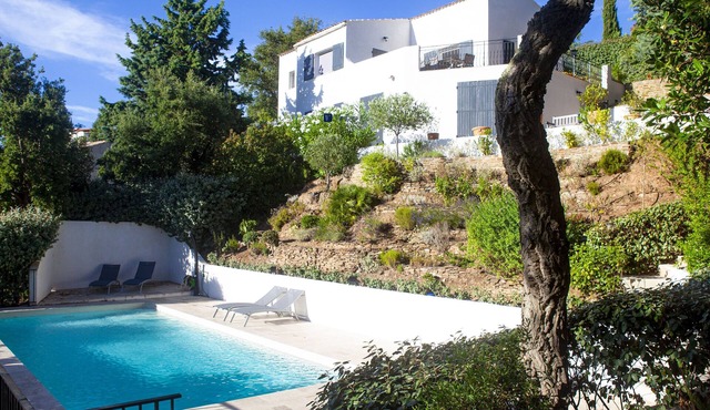High Standing Villa with hill view and sunset - Departure to Porquerolles Island