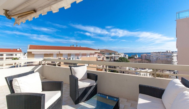 High-Standard 2-Bedroom Apartment with Sea View and Large Terrace