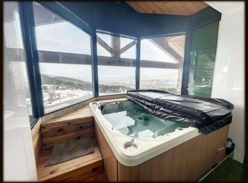 High standing chalet/SPA overlooking the valley