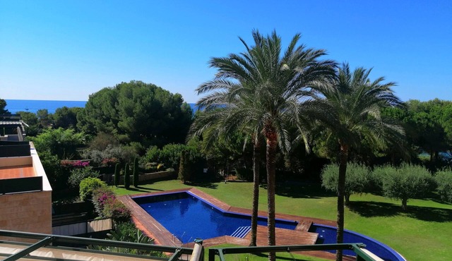 HIGH STANDING DUPLEX SEA 1st LINE gym and heated pool