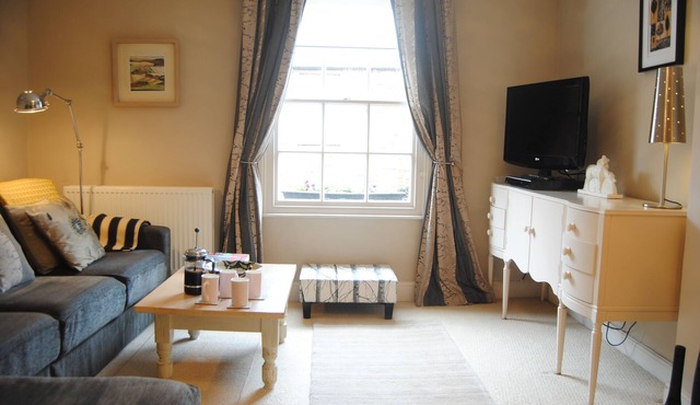 High Street spacious Self contained private Apartment in the heart of Uppingham