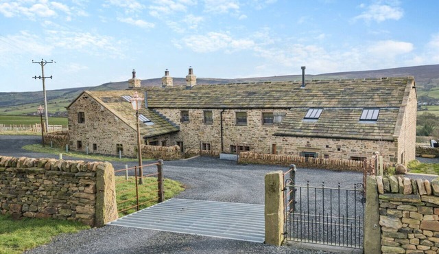 High Stubbing Farm - Four Bedroom House, Sleeps 8