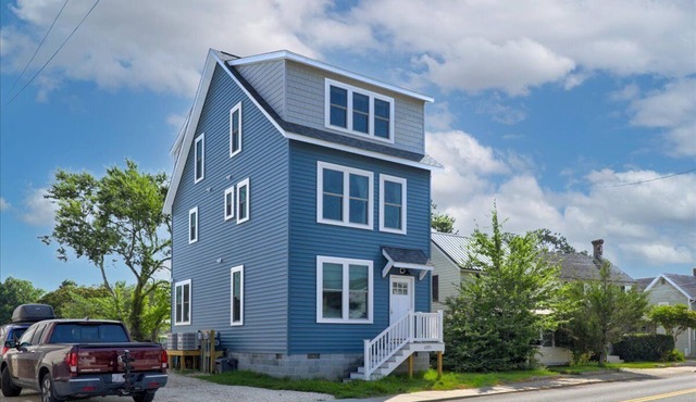 High Tide Hideaway by Seaside Vacations & Sales