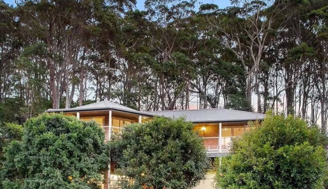 High Tide- Pert friendly home in Long Beach and 100m from the beach!