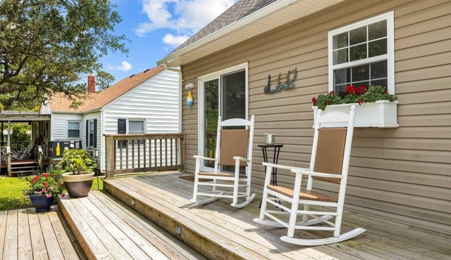 High Tider 3 Bedroom Home by RedAwning