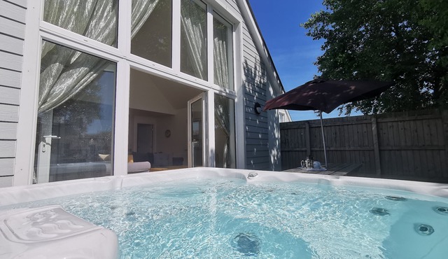 High Tides - Hot Tub* | Pet Friendly* | 3 Bed