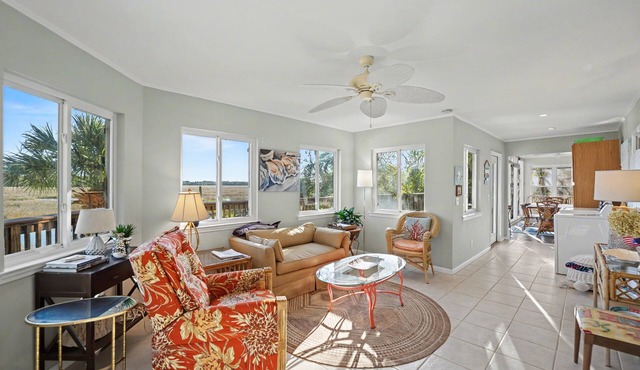 High Tides & Positive Vibes with an elevator, pool and dock!