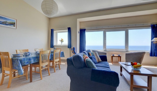 High Tides - Three Bedroom House, Sleeps 6
