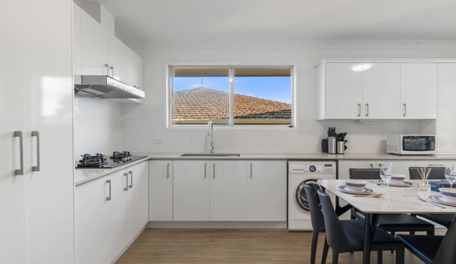 High-Value 4Beds | Workspace | Near Mall & Highway