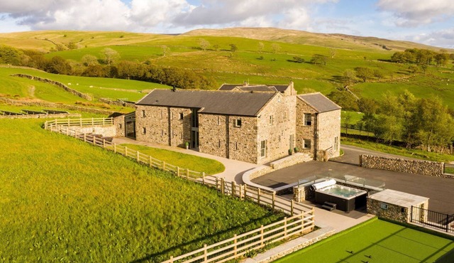HIGH VIEW BARN, family friendly, luxury holiday cottage in Sedbergh