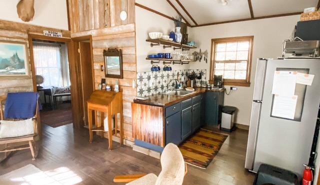 High View Hideaway - A Cozy Lost River Cabin Escape