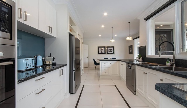 High Vista in Mount Eliza with Pool