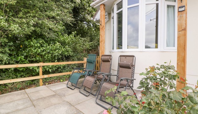 HIGHBANK, pet friendly, character holiday cottage in Wool