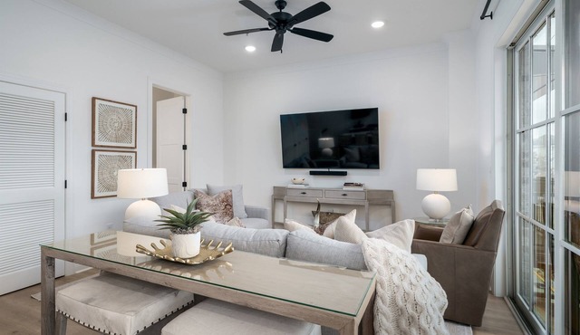 Highend Stadium View Home, Pool & Game Room Garage