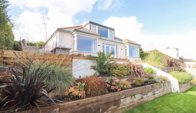 HIGHER BOLENNA, pet friendly, country holiday cottage in Perranporth