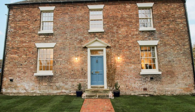 HIGHFIELDS FARM, pet friendly, luxury holiday cottage in Much Wenlock