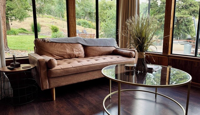 Highland Cottage; a peaceful, cozy studio near Lake Shasta