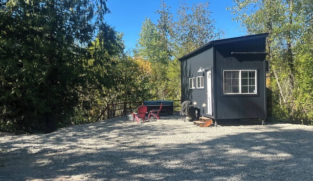Highland Hideaway at the RMR Farmstead with Hot Tub