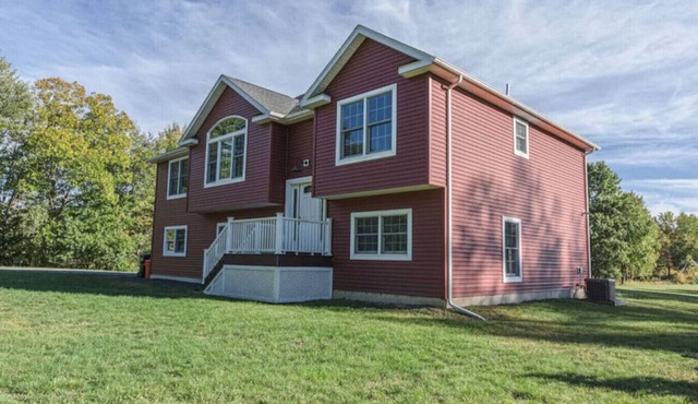 Highland Modern Oasis near New Paltz Perfect for Weddings & Families