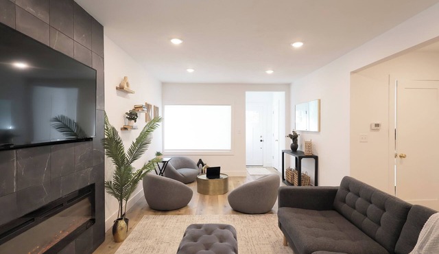 Highland Park 3BR Family + Pet Friendly Retreat Close to MOA, Airport, Colleges