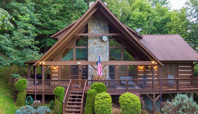 Highlander Cabin - Cozy family cabin near Boone!