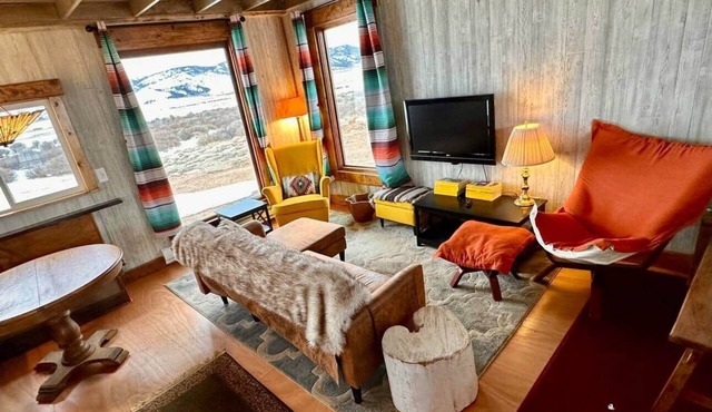 Highlander cabin in Centennial valley