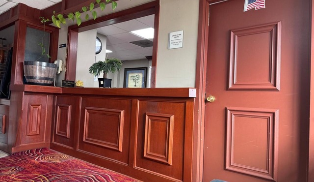 Highlander Inn Cleveland Beachwood Near I-480