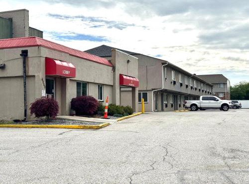 Highlander Inn Cleveland Beachwood Near I-480