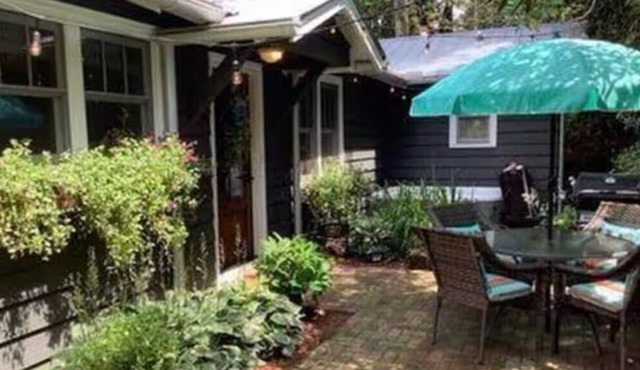 Highlands Lakefront Home 2 minutes from downtown!