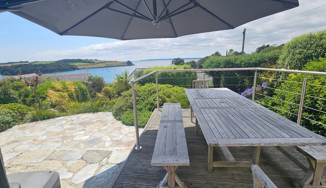 Highlands - sleeps 7 guests in 4 bedrooms