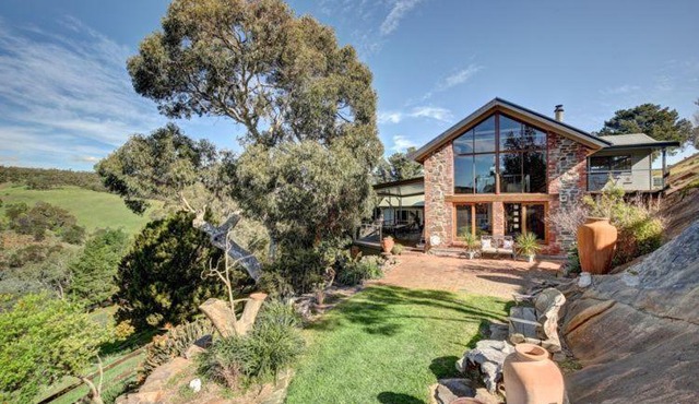 HighRoost Bed & Breakfast accomodation - rural escape