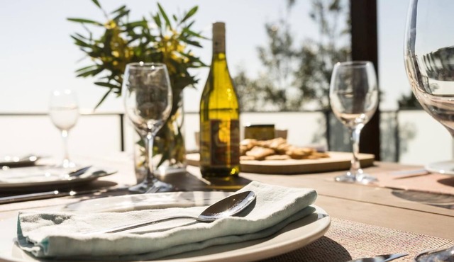 Highview - LOVE A ROOM WITH A VIEW