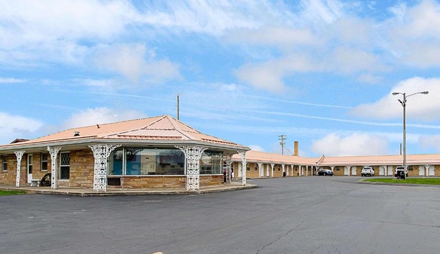 Highway Inn