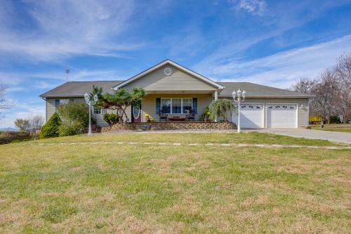 Hike and Explore Scenic Timberville Ranch Retreat!