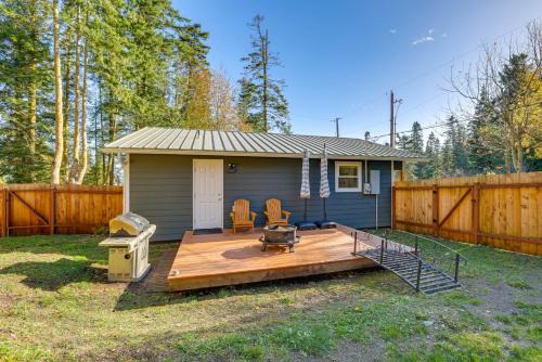 Hike and Relax Fireside Nordland Gem with Deck and Yard