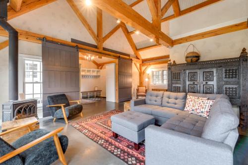 Hike, Bike, and Explore Vermont Family Farmhouse!
