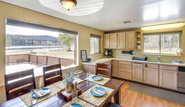 Hike, Bike & Boat: Cabin w/Dock on Seeley Lake!