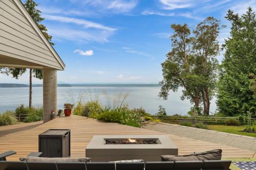 Hike, Bike & Explore: Oceanfront Kingston Getaway