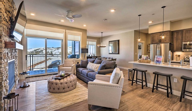 Hike & Bike! Mtn-View Condo 1 Block to Main St