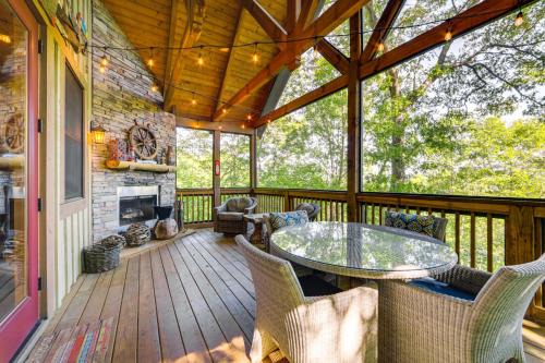Hike & Boat: Cozy Bear Lake Cottage!