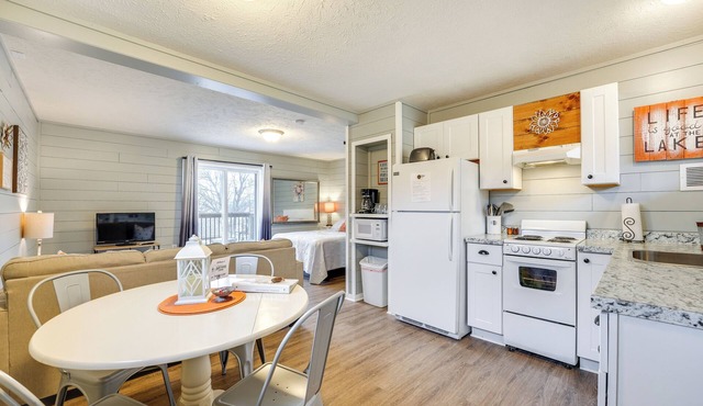 Hike, Boat, Fish & More: Table Rock Lake Cottage