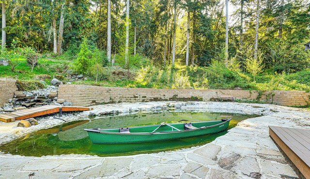 Hike & Explore: Guest Suite w/Deck in Issaquah