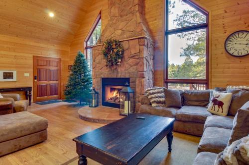 Hike, Fish and Relax Fireside! Forest Lakes Cabin